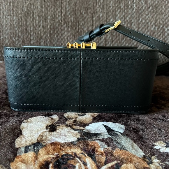 MICHAEL KORS Sylvia Small Flap Closure Gold-Tone Hardware Crossbody Bag NWT - Picture 11 of 15